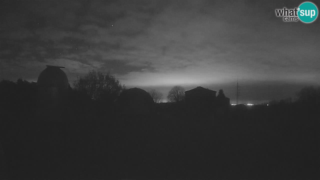 Višnjan-Observatorium Live Webcam – Explore the Sky, Asteroids, Comets, and Meteoroids