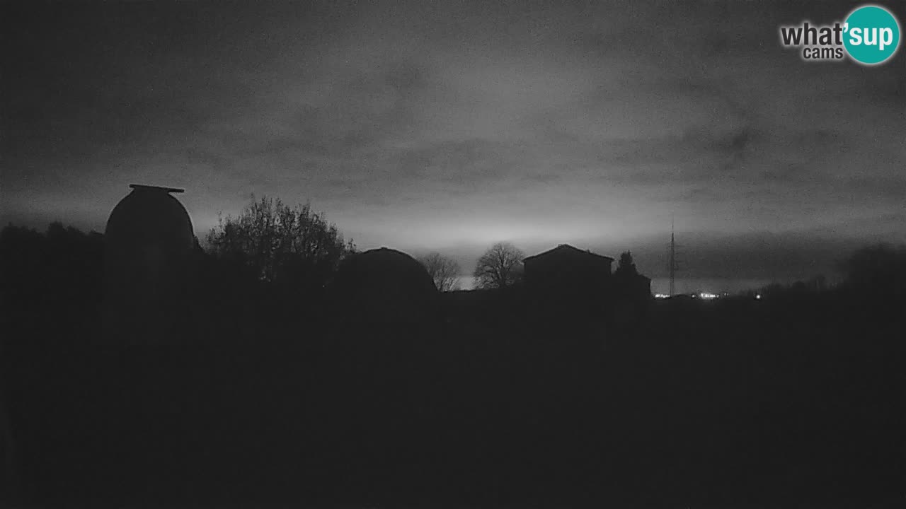 Observatorij Višnjan spletna kamera – Odkrivajte nebo, asteroide, komete in meteorite