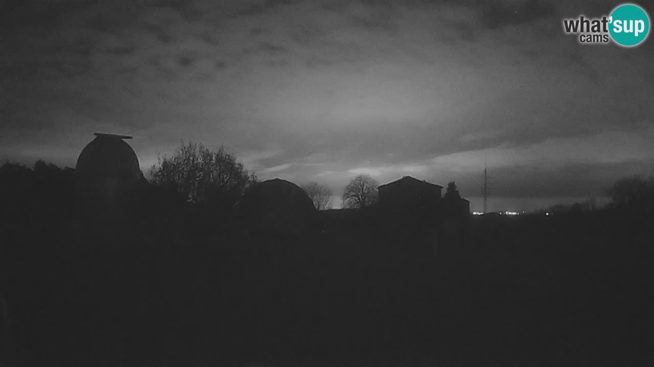 Observatorij Višnjan spletna kamera – Odkrivajte nebo, asteroide, komete in meteorite