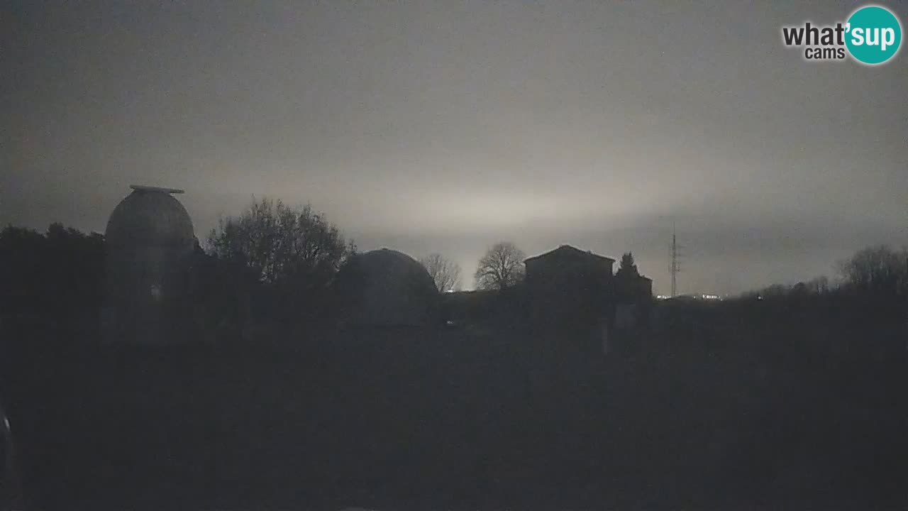 Cámara web en vivo del Observatorio de Višnjan: explora el cielo, los asteroides, cometas y meteoroides