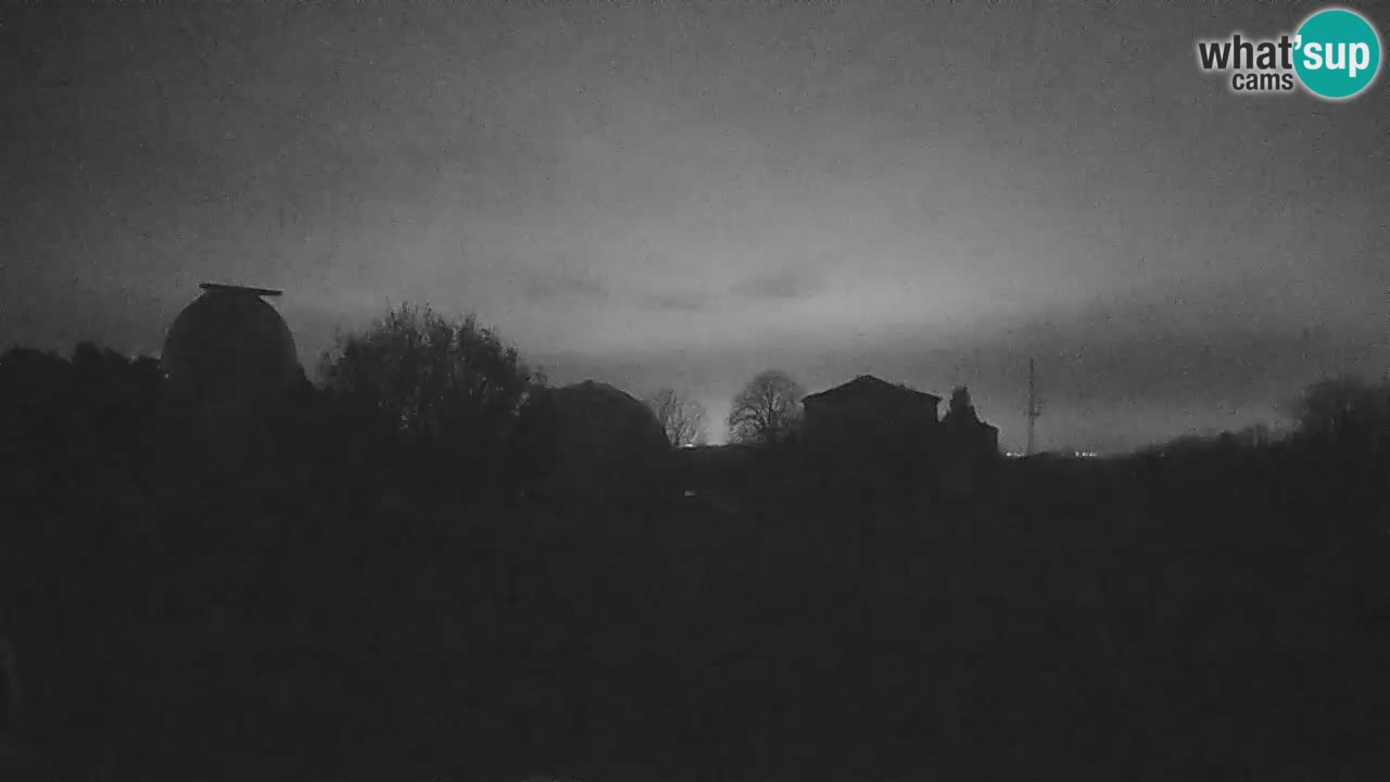 Webcam en direct de l’Observatoire de Višnjan – Explorez le ciel, les astéroïdes, les comètes et les météoroïdes