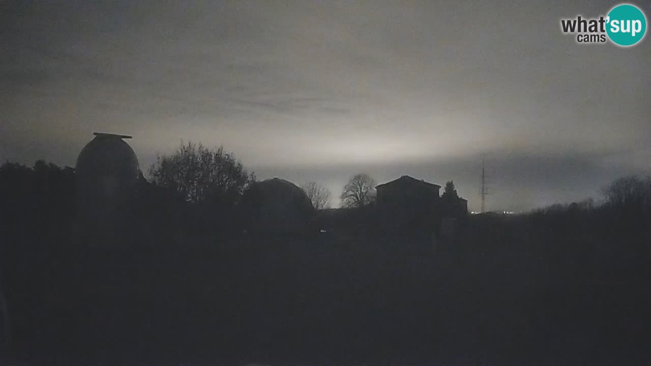 Višnjan-Observatorium Live Webcam – Explore the Sky, Asteroids, Comets, and Meteoroids