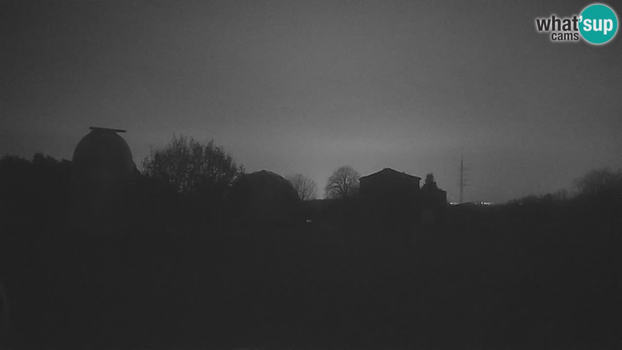 Cámara web en vivo del Observatorio de Višnjan: explora el cielo, los asteroides, cometas y meteoroides