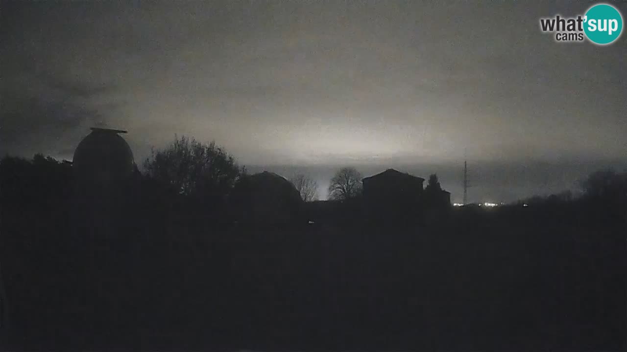 Observatorij Višnjan spletna kamera – Odkrivajte nebo, asteroide, komete in meteorite