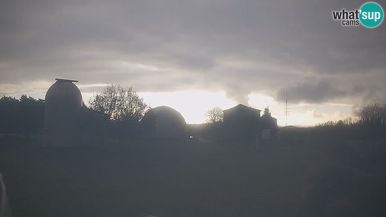 Cámara web en vivo del Observatorio de Višnjan: explora el cielo, los asteroides, cometas y meteoroides