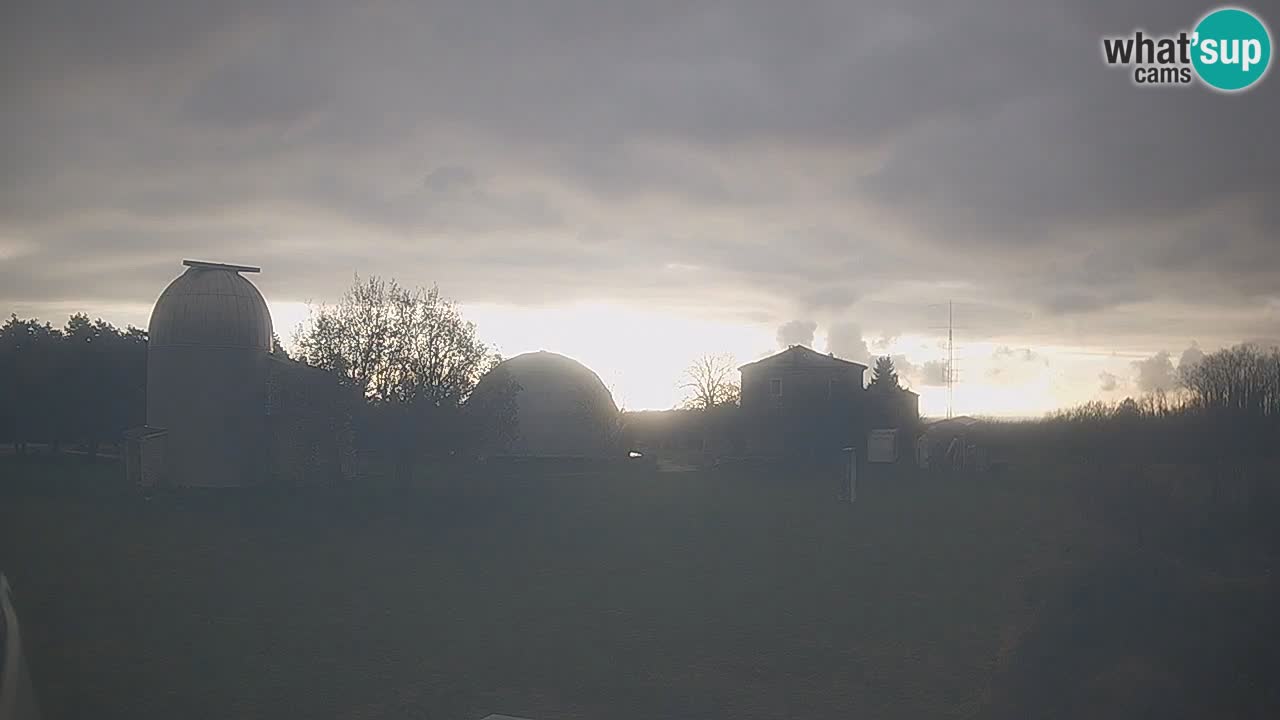 Cámara web en vivo del Observatorio de Višnjan: explora el cielo, los asteroides, cometas y meteoroides