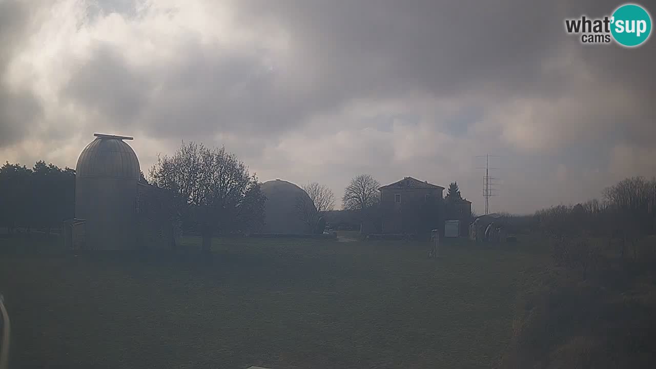 Webcam en direct de l’Observatoire de Višnjan – Explorez le ciel, les astéroïdes, les comètes et les météoroïdes