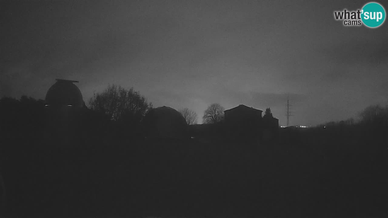 Cámara web en vivo del Observatorio de Višnjan: explora el cielo, los asteroides, cometas y meteoroides
