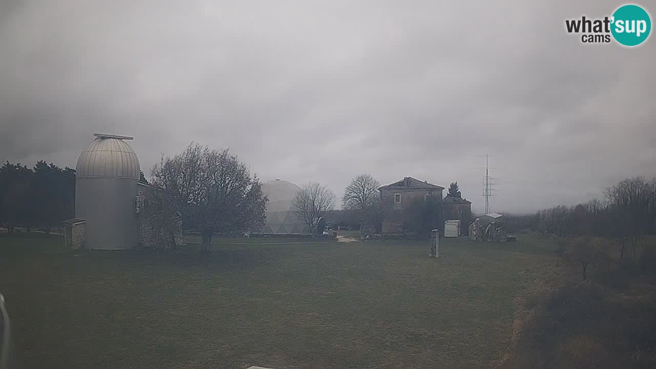 Višnjan-Observatorium Live Webcam – Explore the Sky, Asteroids, Comets, and Meteoroids