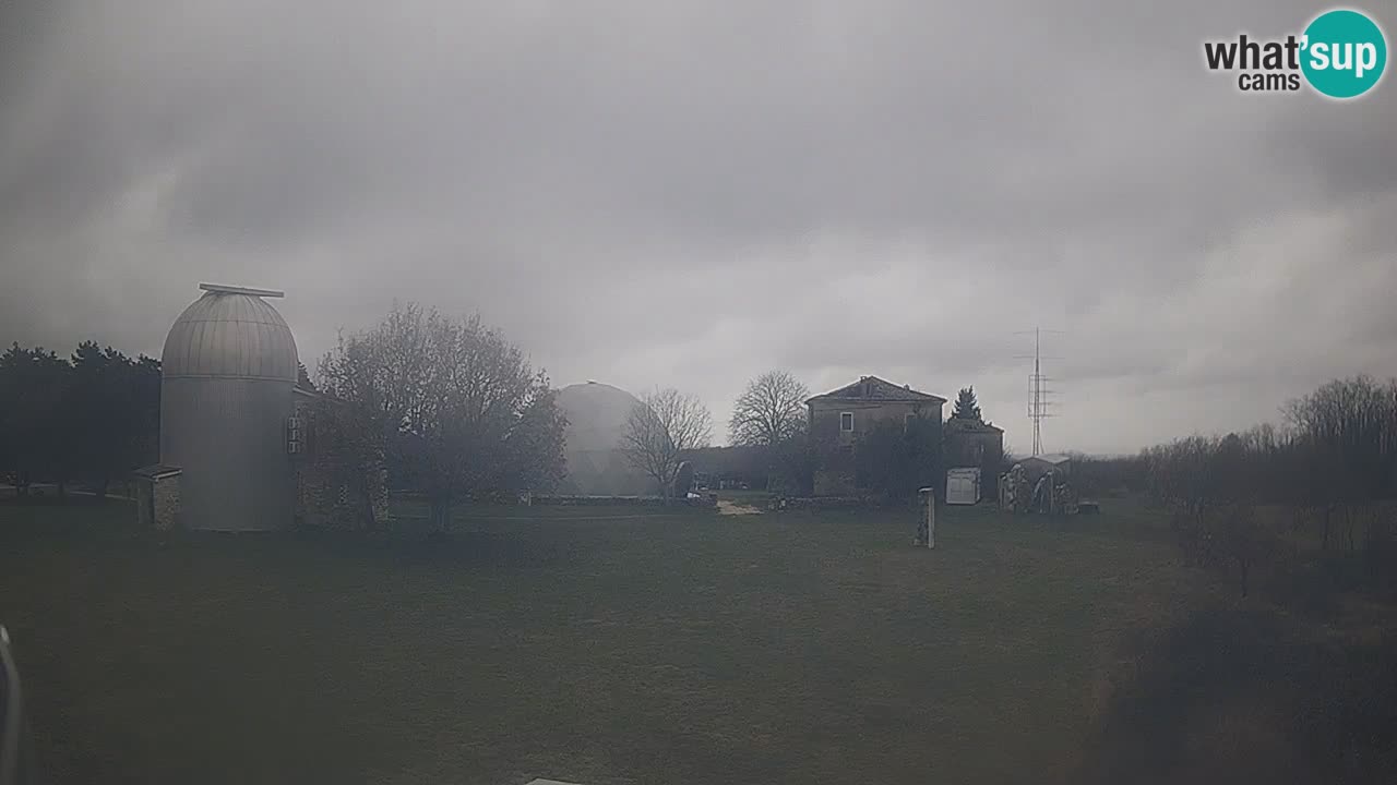 Webcam en direct de l’Observatoire de Višnjan – Explorez le ciel, les astéroïdes, les comètes et les météoroïdes