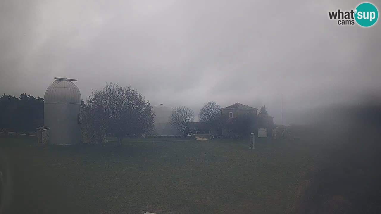 Višnjan-Observatorium Live Webcam – Explore the Sky, Asteroids, Comets, and Meteoroids