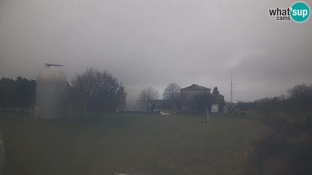 Višnjan-Observatorium Live Webcam – Explore the Sky, Asteroids, Comets, and Meteoroids