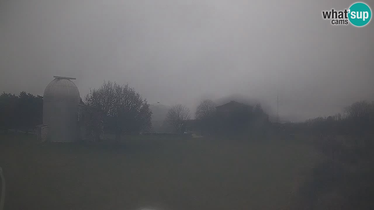 Webcam live dell’Osservatorio di  – Esplora il cielo, gli asteroidi, i comete e i meteoroidi.