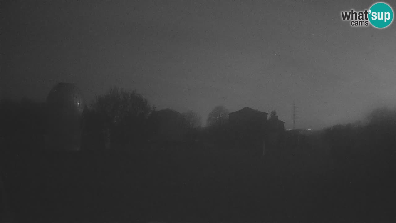 Webcam en direct de l’Observatoire de Višnjan – Explorez le ciel, les astéroïdes, les comètes et les météoroïdes