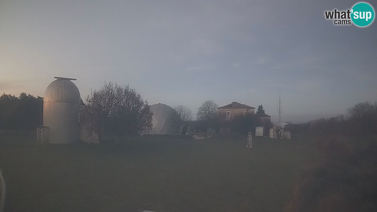 Višnjan-Observatorium Live Webcam – Explore the Sky, Asteroids, Comets, and Meteoroids