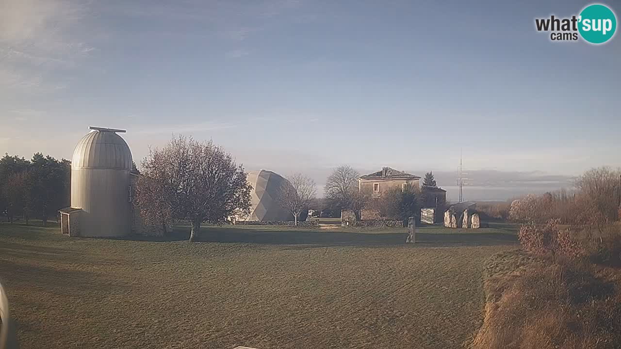 Višnjan-Observatorium Live Webcam – Explore the Sky, Asteroids, Comets, and Meteoroids