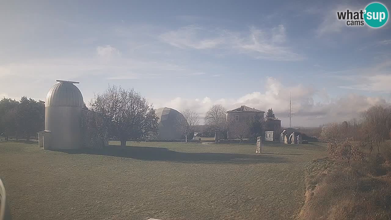 Webcam en direct de l’Observatoire de Višnjan – Explorez le ciel, les astéroïdes, les comètes et les météoroïdes