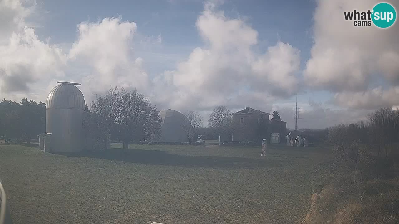 Webcam en direct de l’Observatoire de Višnjan – Explorez le ciel, les astéroïdes, les comètes et les météoroïdes