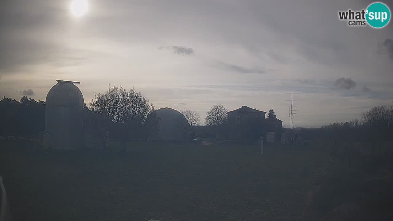 Observatorij Višnjan spletna kamera – Odkrivajte nebo, asteroide, komete in meteorite