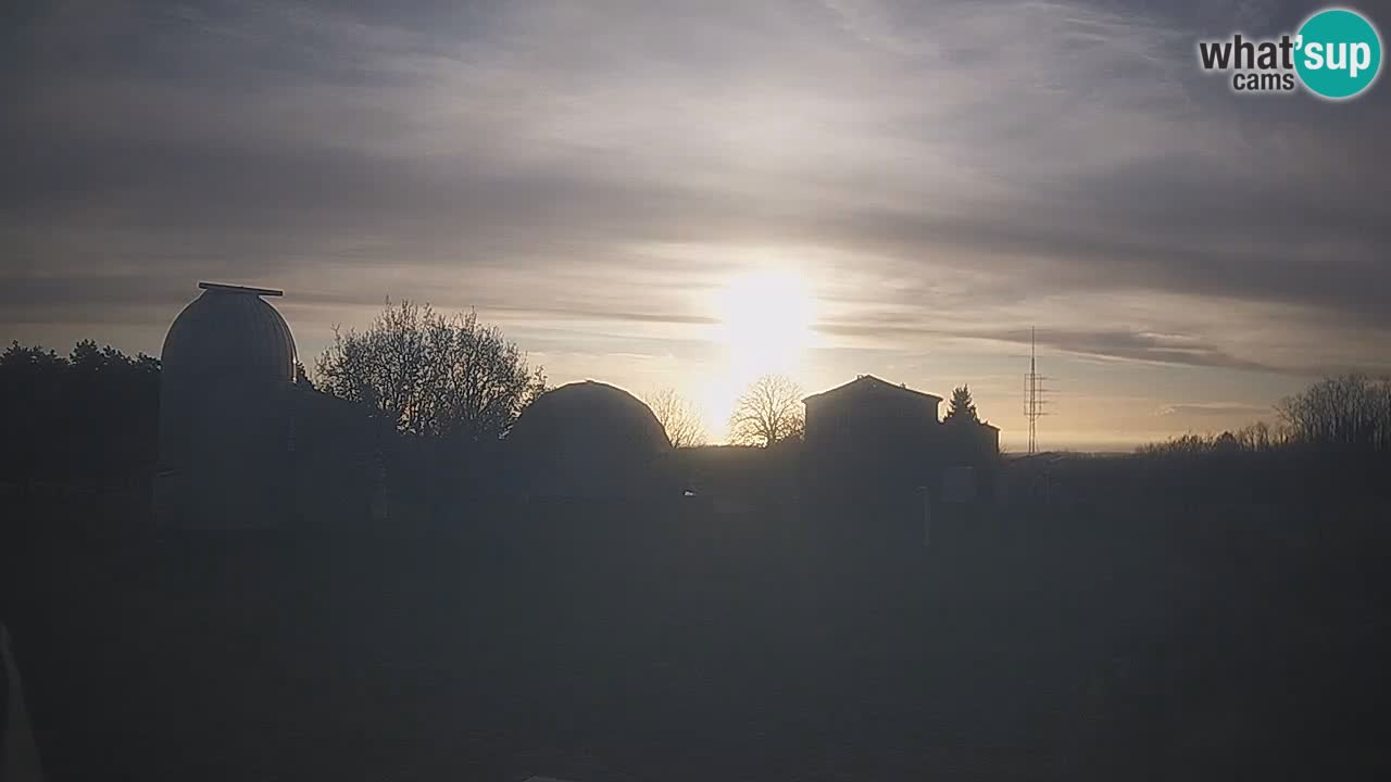 Cámara web en vivo del Observatorio de Višnjan: explora el cielo, los asteroides, cometas y meteoroides
