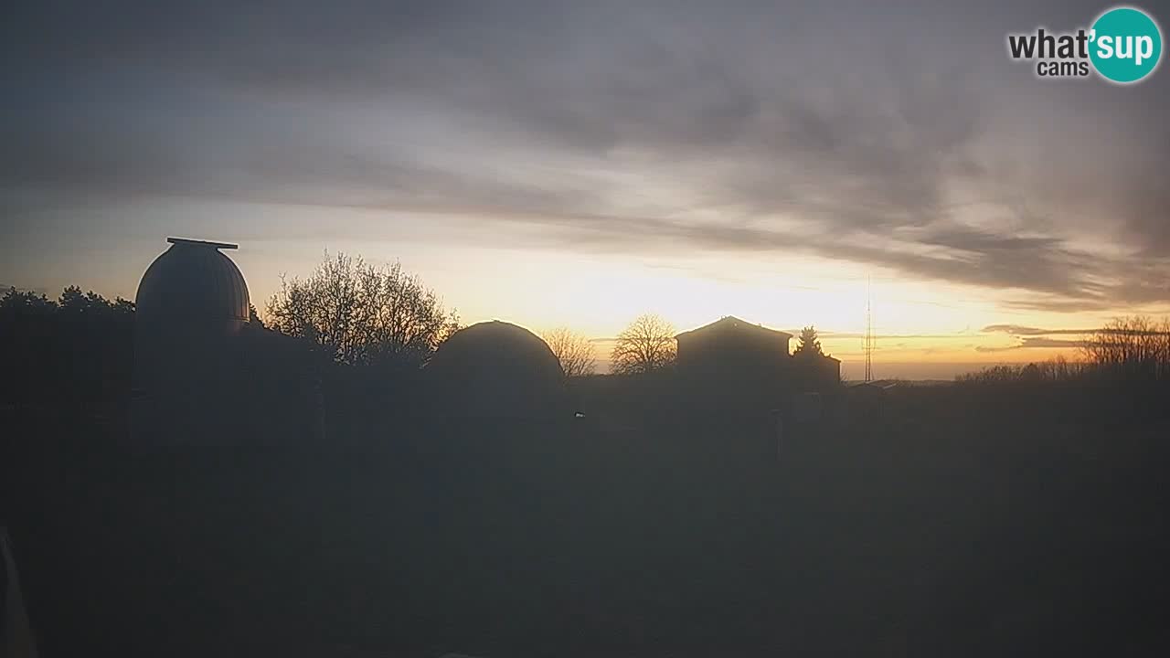 Cámara web en vivo del Observatorio de Višnjan: explora el cielo, los asteroides, cometas y meteoroides