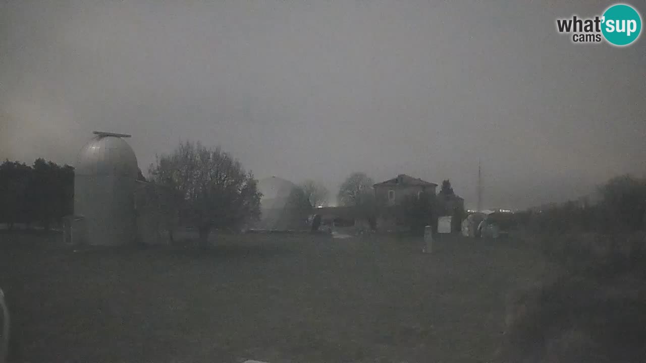 Cámara web en vivo del Observatorio de Višnjan: explora el cielo, los asteroides, cometas y meteoroides