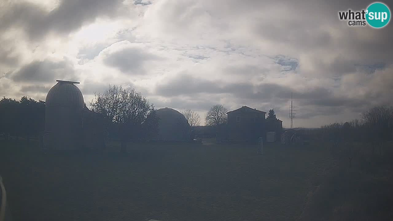 Višnjan-Observatorium Live Webcam – Explore the Sky, Asteroids, Comets, and Meteoroids