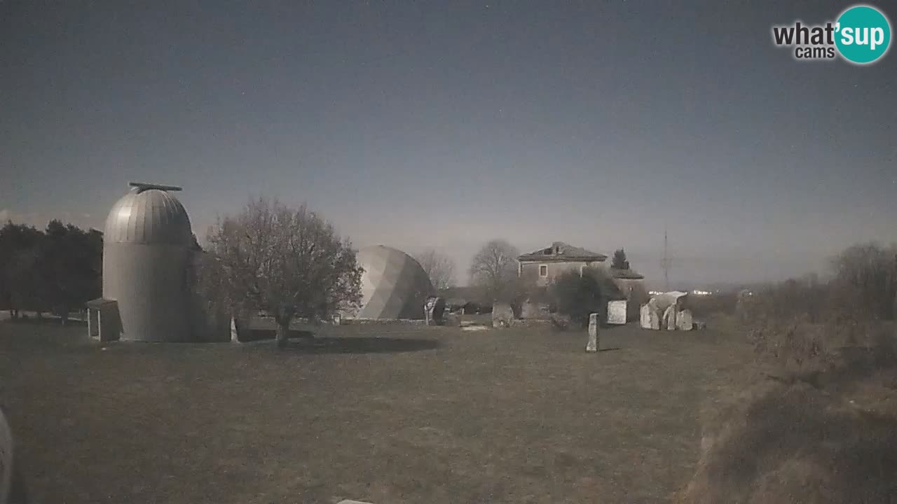 Višnjan-Observatorium Live Webcam – Explore the Sky, Asteroids, Comets, and Meteoroids