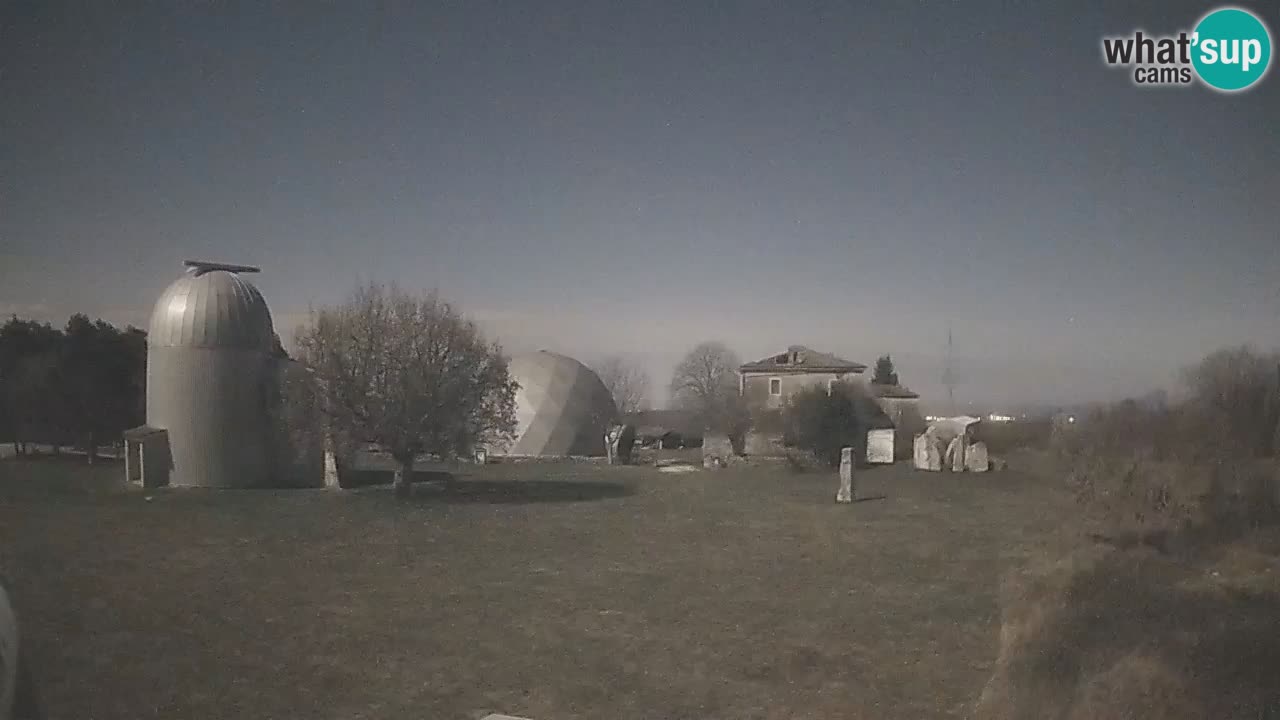 Višnjan Observatory Live Webcam – Explore the Sky, Asteroids, Comets, and Meteoroids