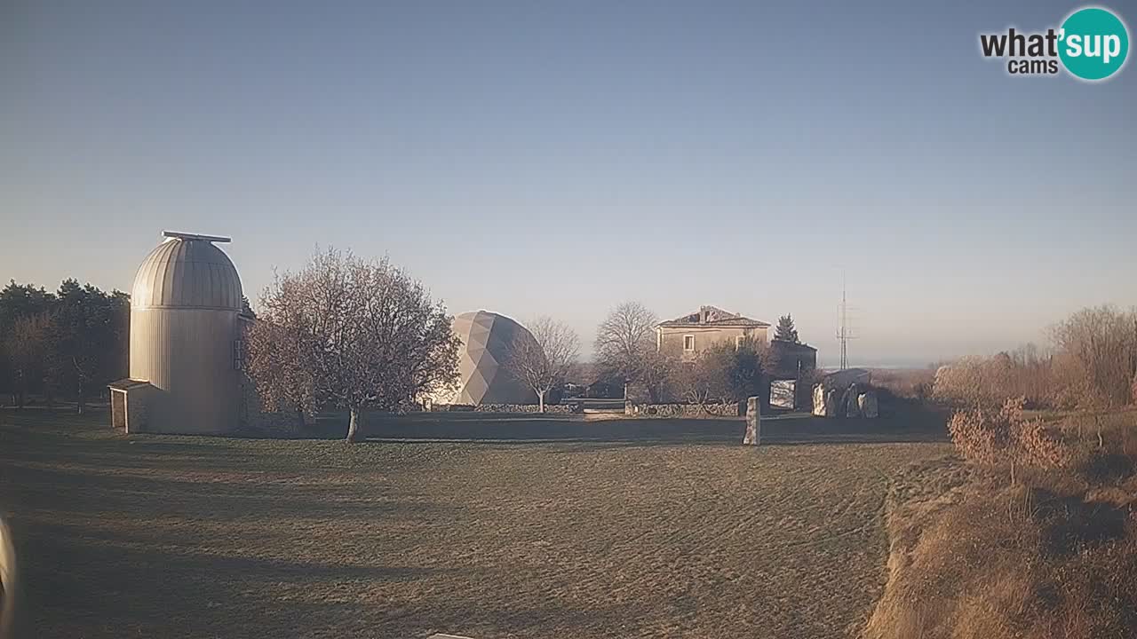 Observatorij Višnjan spletna kamera – Odkrivajte nebo, asteroide, komete in meteorite