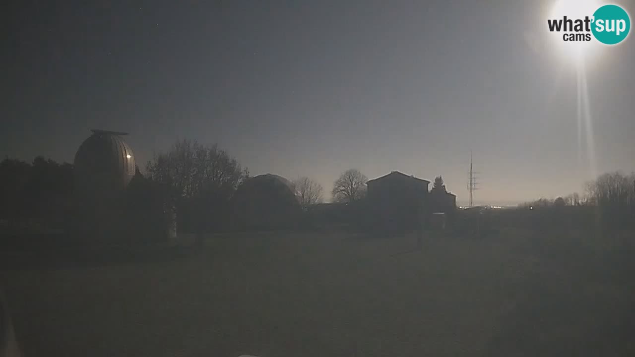 Webcam en direct de l’Observatoire de Višnjan – Explorez le ciel, les astéroïdes, les comètes et les météoroïdes