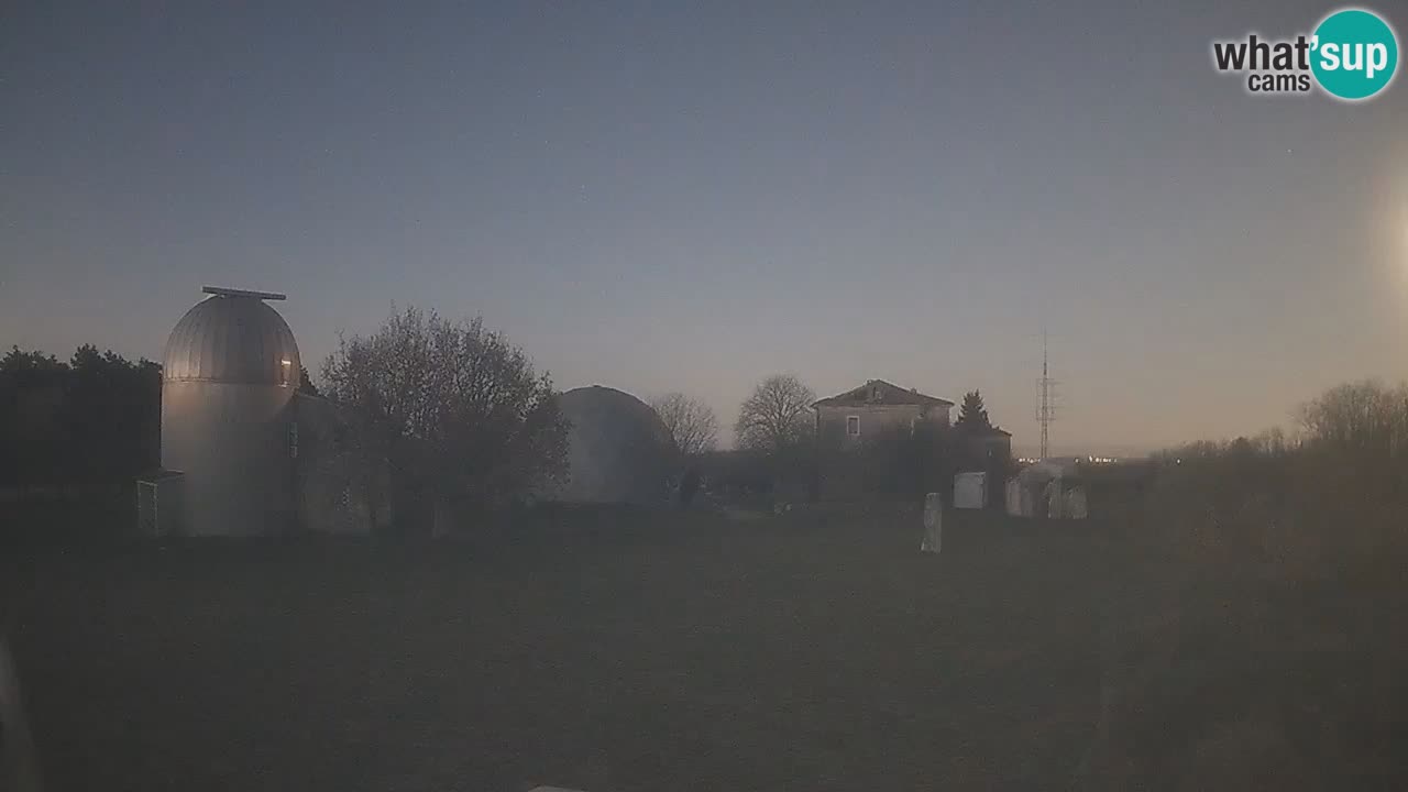 Cámara web en vivo del Observatorio de Višnjan: explora el cielo, los asteroides, cometas y meteoroides