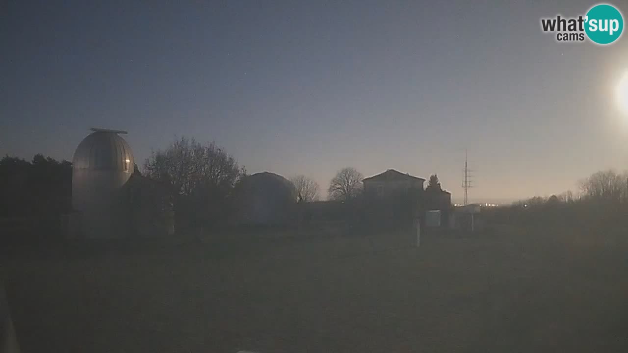 Višnjan-Observatorium Live Webcam – Explore the Sky, Asteroids, Comets, and Meteoroids