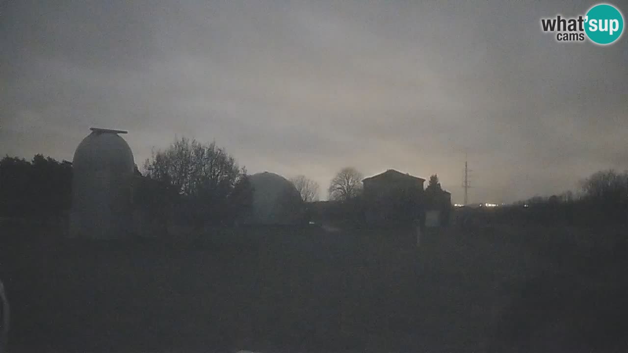 Webcam en direct de l’Observatoire de Višnjan – Explorez le ciel, les astéroïdes, les comètes et les météoroïdes