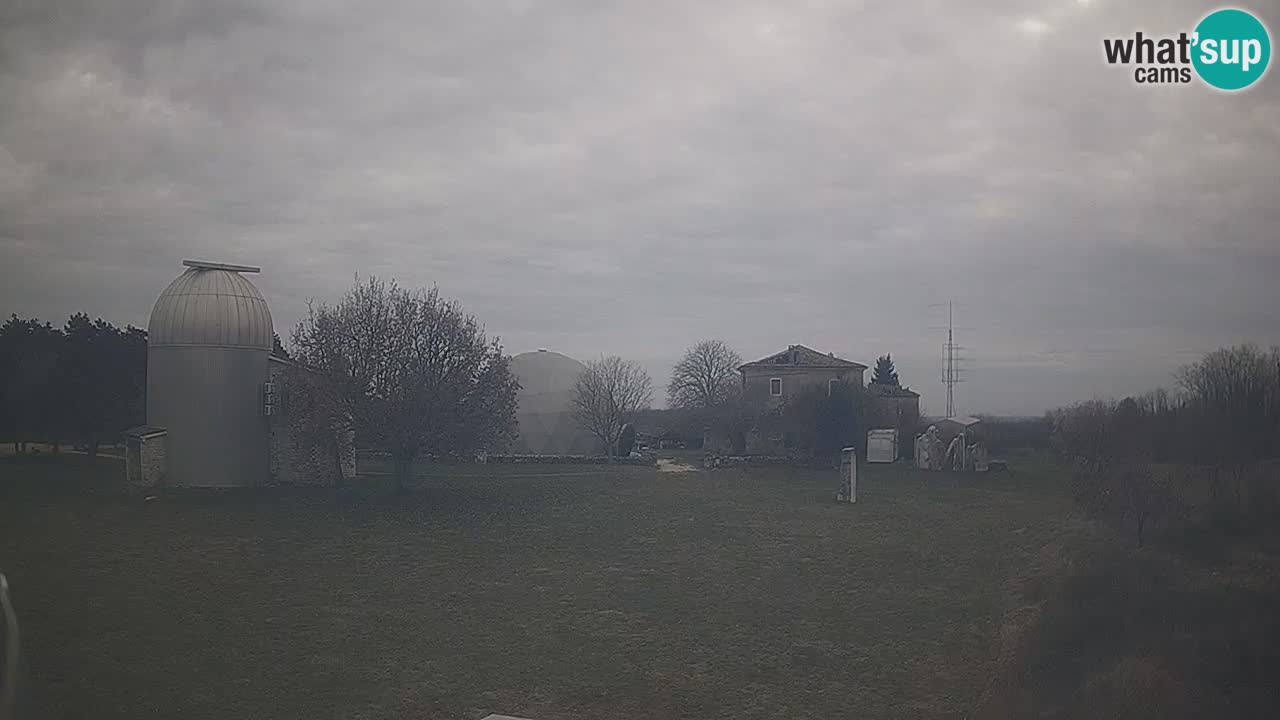 Cámara web en vivo del Observatorio de Višnjan: explora el cielo, los asteroides, cometas y meteoroides