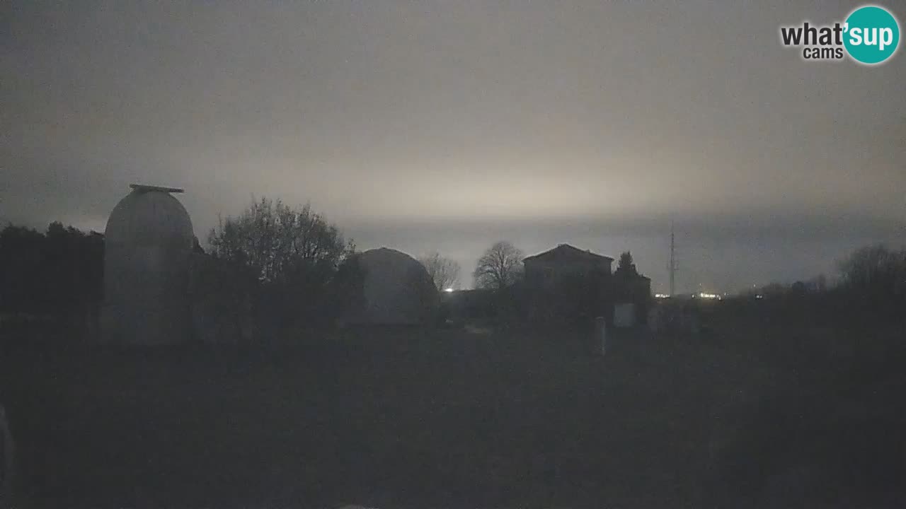 Webcam en direct de l’Observatoire de Višnjan – Explorez le ciel, les astéroïdes, les comètes et les météoroïdes