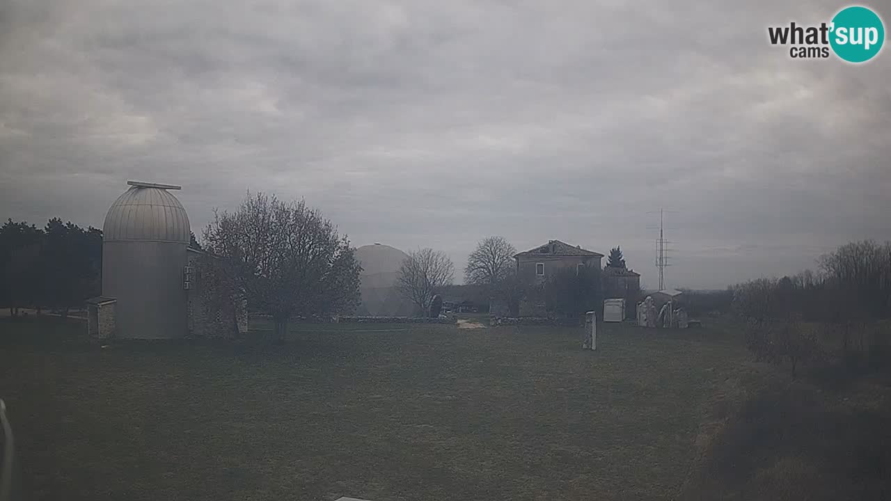 Webcam en direct de l’Observatoire de Višnjan – Explorez le ciel, les astéroïdes, les comètes et les météoroïdes