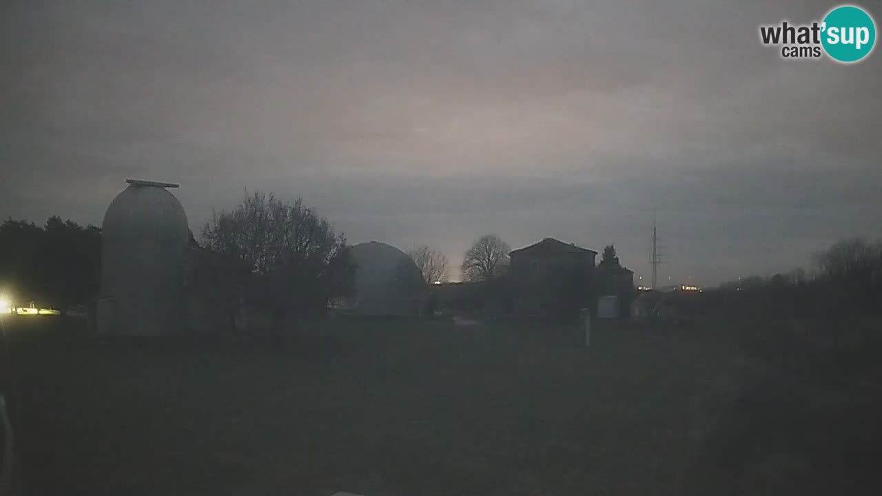 Cámara web en vivo del Observatorio de Višnjan: explora el cielo, los asteroides, cometas y meteoroides