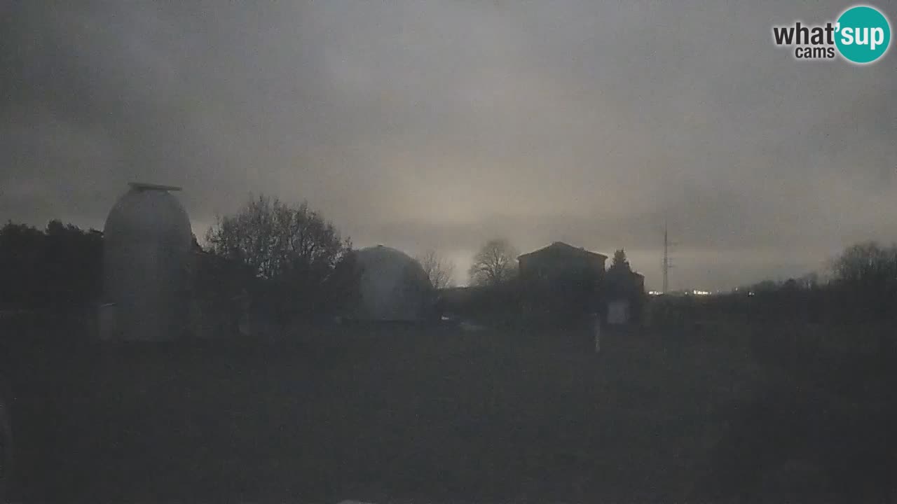 Webcam en direct de l’Observatoire de Višnjan – Explorez le ciel, les astéroïdes, les comètes et les météoroïdes