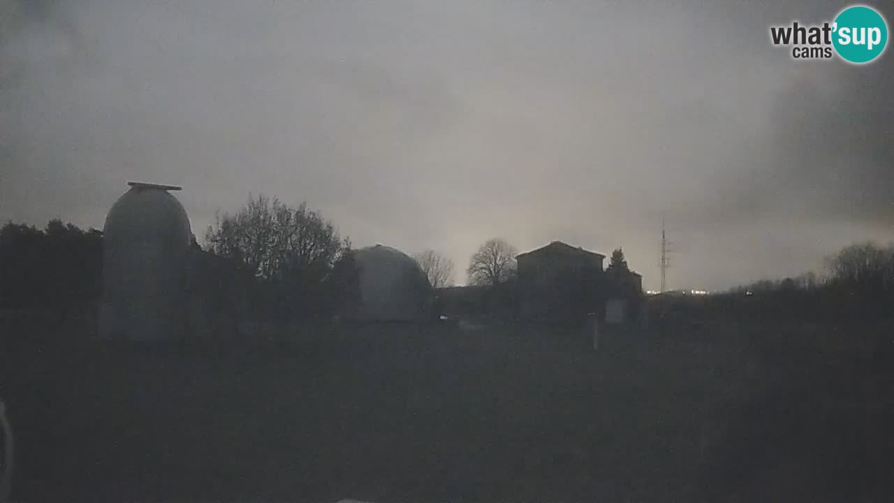 Webcam en direct de l’Observatoire de Višnjan – Explorez le ciel, les astéroïdes, les comètes et les météoroïdes