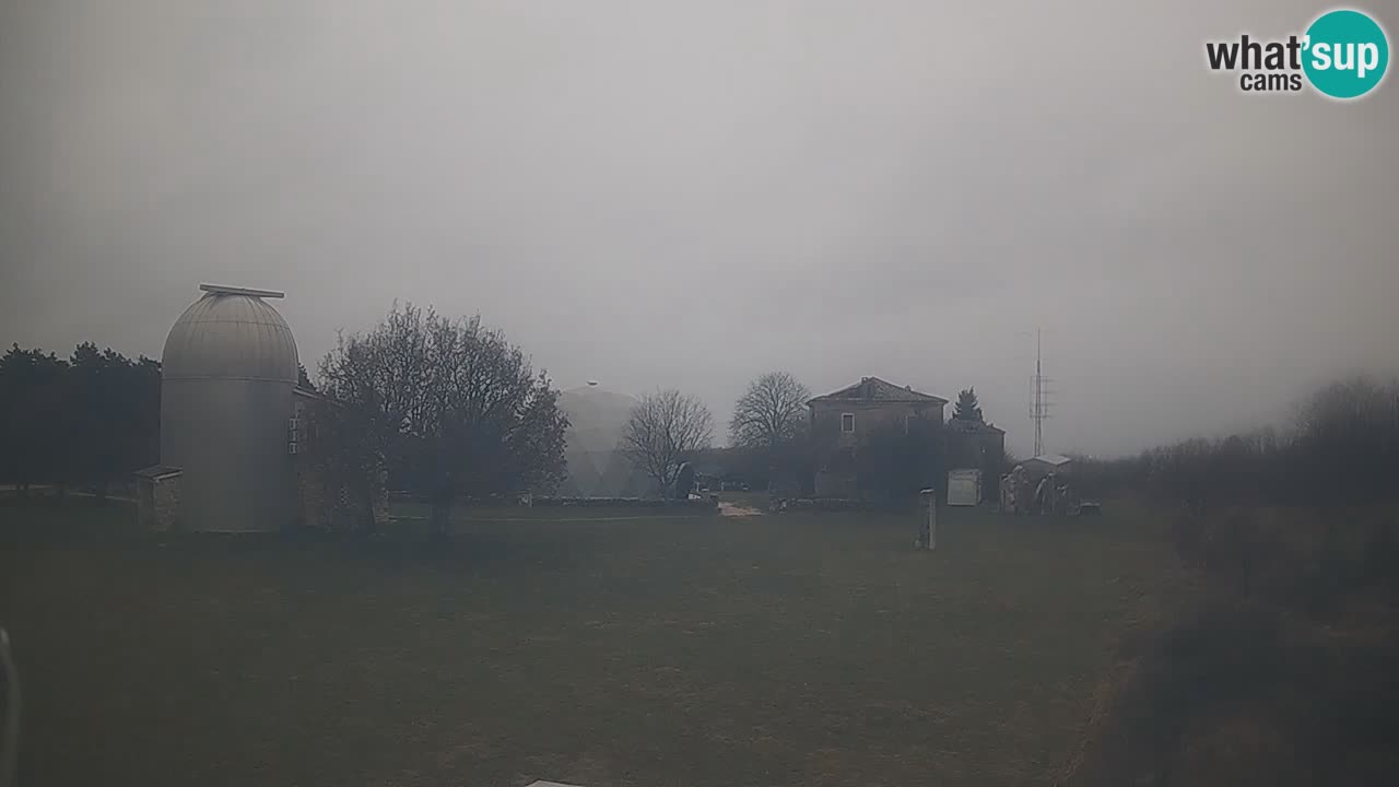 Webcam live dell’Osservatorio di  – Esplora il cielo, gli asteroidi, i comete e i meteoroidi.