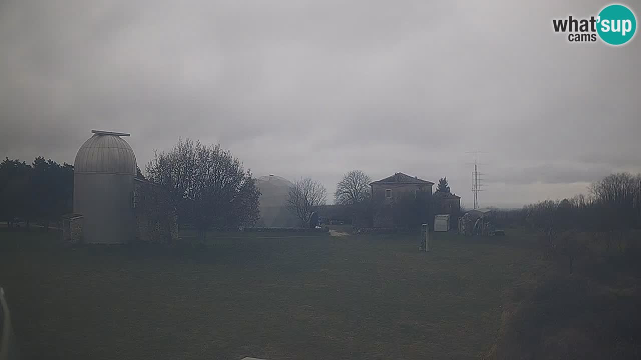 Webcam en direct de l’Observatoire de Višnjan – Explorez le ciel, les astéroïdes, les comètes et les météoroïdes