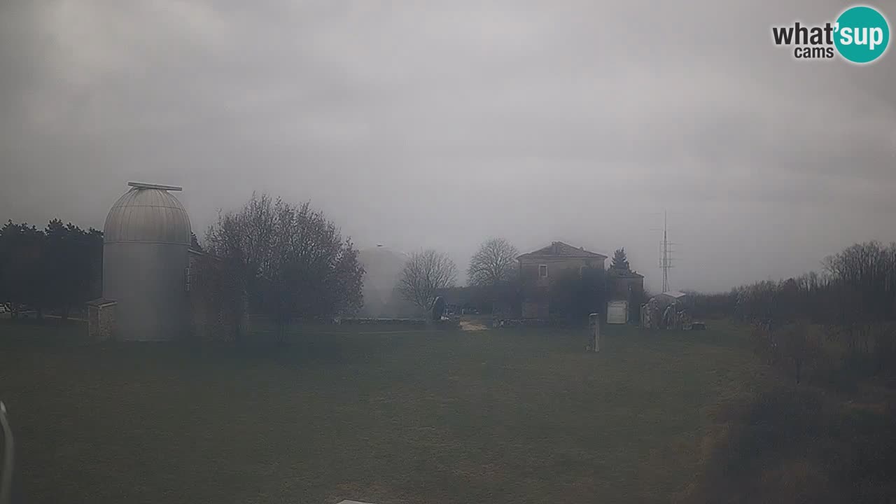 Webcam live dell’Osservatorio di  – Esplora il cielo, gli asteroidi, i comete e i meteoroidi.