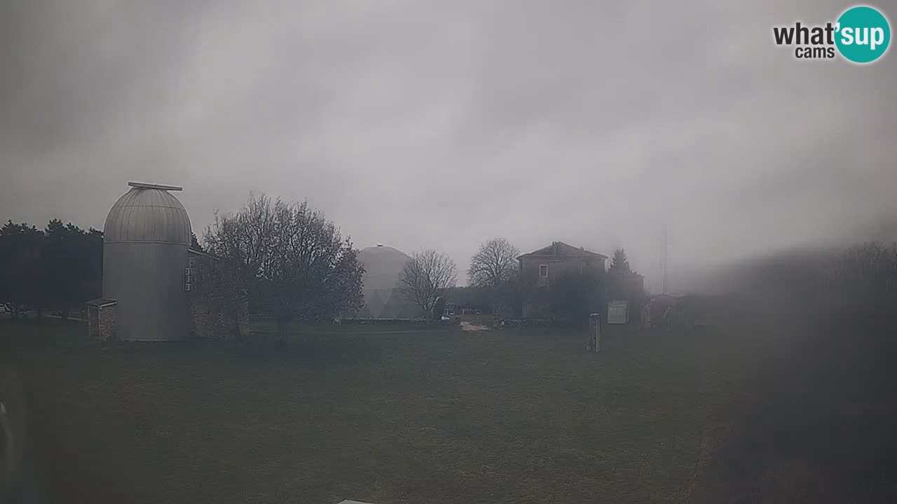 Webcam live dell’Osservatorio di  – Esplora il cielo, gli asteroidi, i comete e i meteoroidi.