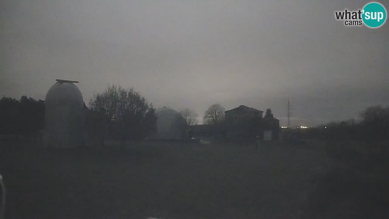 Webcam en direct de l’Observatoire de Višnjan – Explorez le ciel, les astéroïdes, les comètes et les météoroïdes