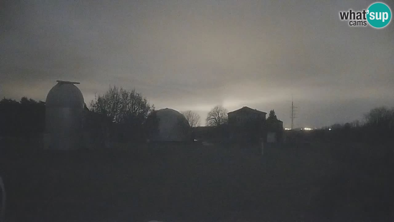 Webcam en direct de l’Observatoire de Višnjan – Explorez le ciel, les astéroïdes, les comètes et les météoroïdes