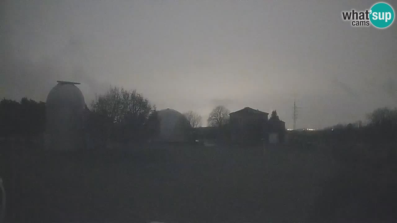 Webcam en direct de l’Observatoire de Višnjan – Explorez le ciel, les astéroïdes, les comètes et les météoroïdes