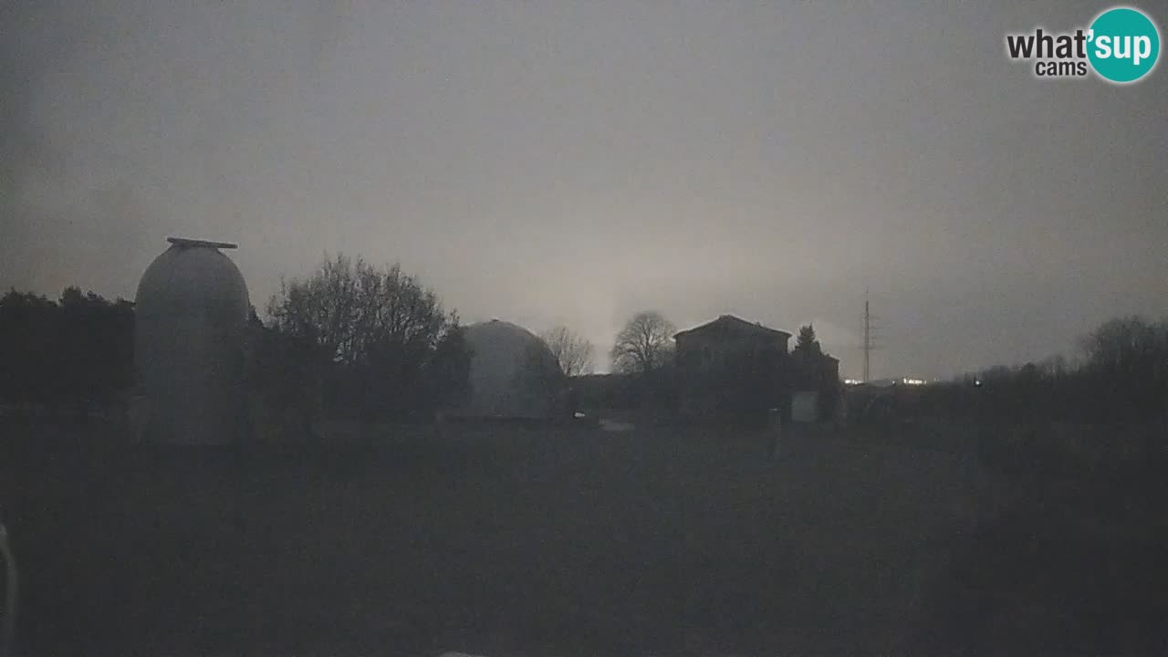 Cámara web en vivo del Observatorio de Višnjan: explora el cielo, los asteroides, cometas y meteoroides