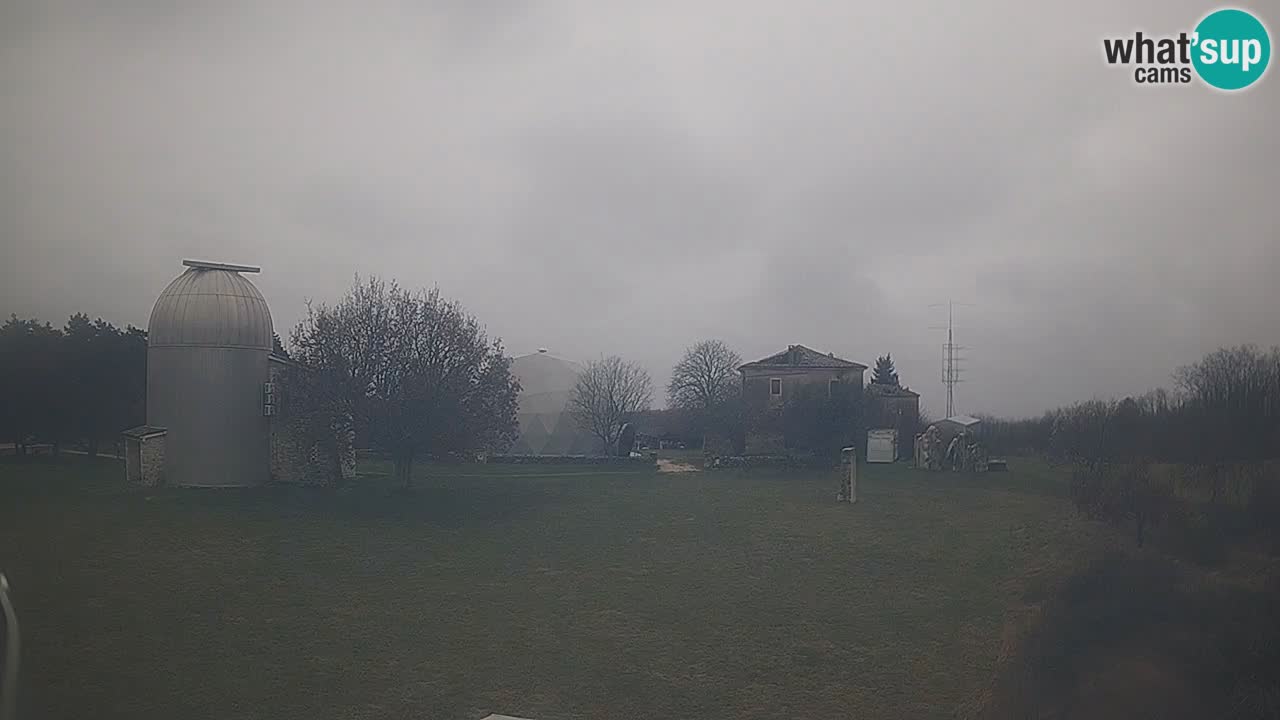 Observatorij Višnjan spletna kamera – Odkrivajte nebo, asteroide, komete in meteorite