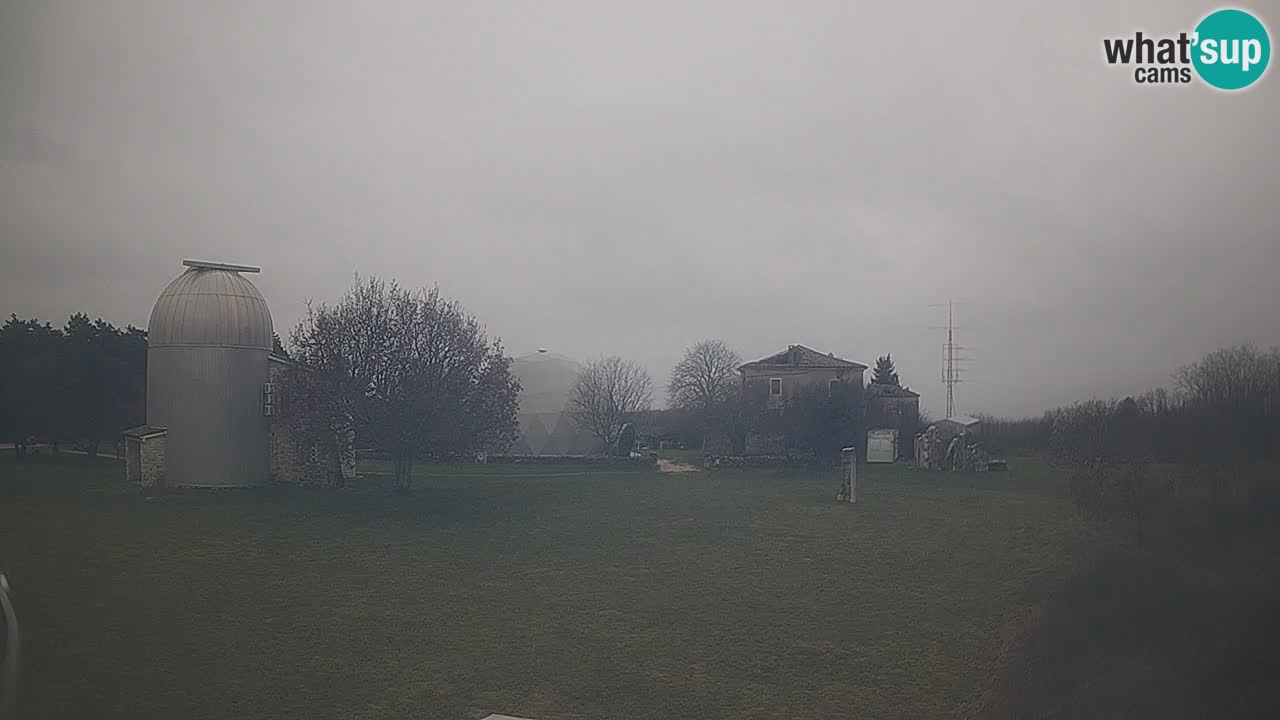 Višnjan-Observatorium Live Webcam – Explore the Sky, Asteroids, Comets, and Meteoroids